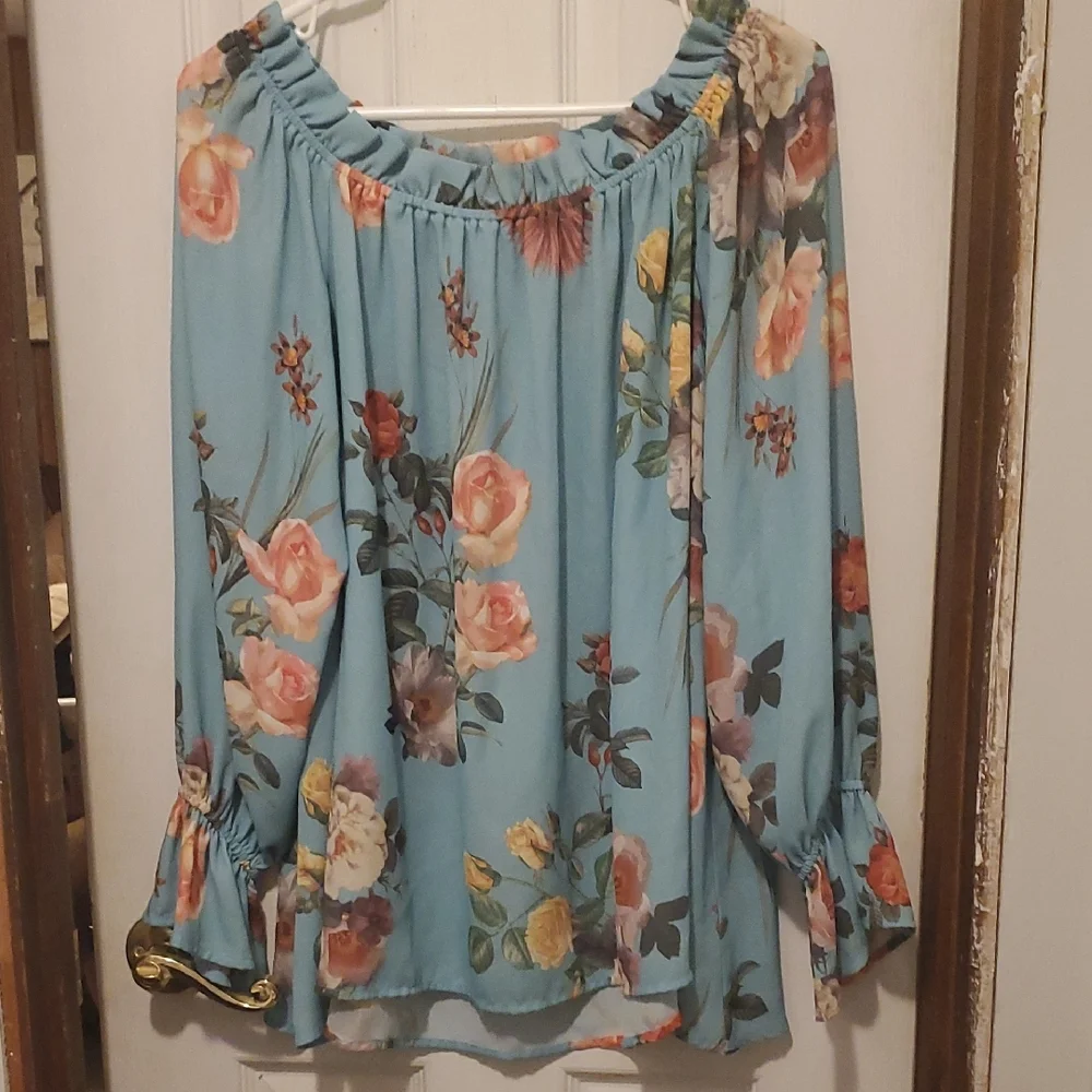 Elegant Blue Floral Blouse with Subtle Charm - Picture 1 of 5